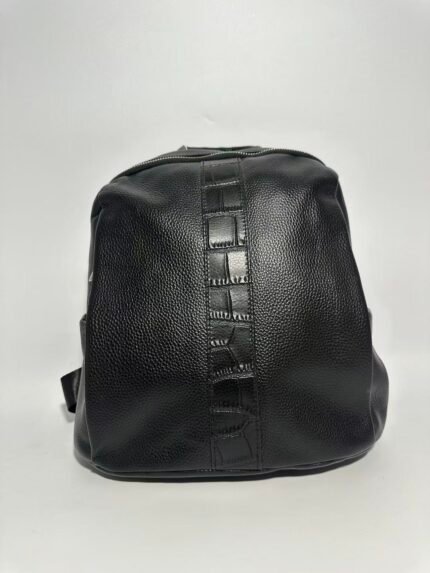 Жіночий рюкзак у класичному стилі з натуральної шкіри m.21-17